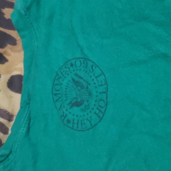 Ramones vintage green do you wanna dance tshirt. Size s - Picture 5 of 5